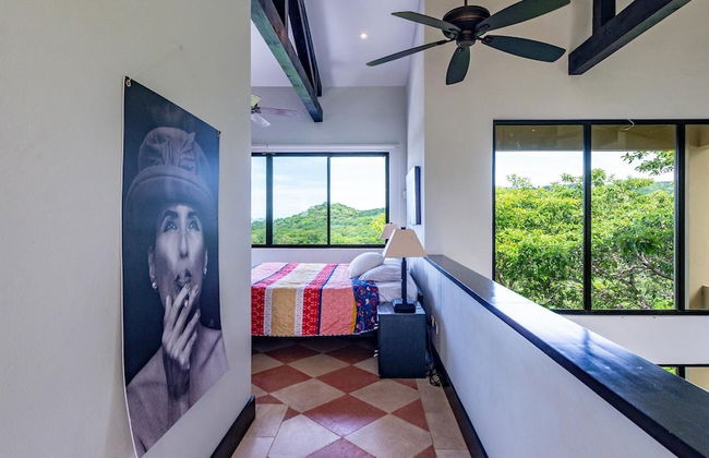 Nostalgic Retro Home on Luxurious Lot with a Private Infinity Pool and Ocean Views - Photo 5