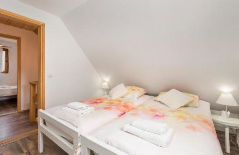 Gorgeous Home In Gospic - Photo 28
