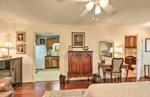 Less Than 1 Mi to Kyle Field Cozy Studio with Outdoor Space - Foto 11