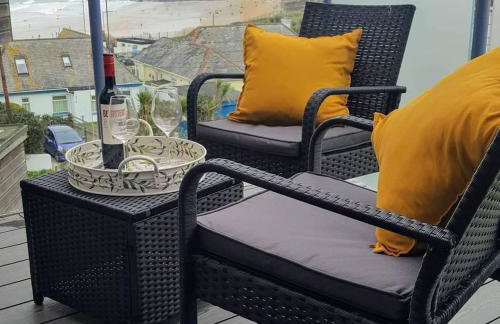 For the Shore, Fistral Beach Newquay - 2 Bed 2 bath - Private Parking with garage for 2 vehicles - Foto 2