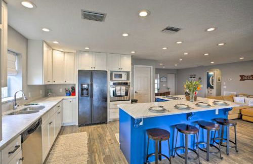 Waterfront Lake Placid Home with Dock and Fire Pit - Foto 9