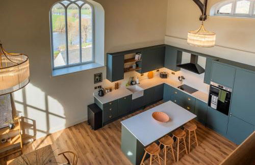 Luxury Riverside Duplex Apartment for 4 - Photo 30