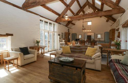 White Haywood Barn - Photo 11