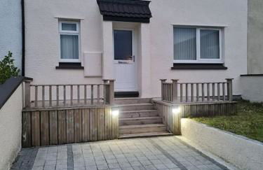 Modern 3 Bedroom Property centrally based - Foto 9