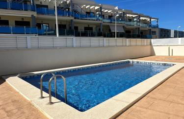 Ground floor apartment on the seafront with pool - Foto 31