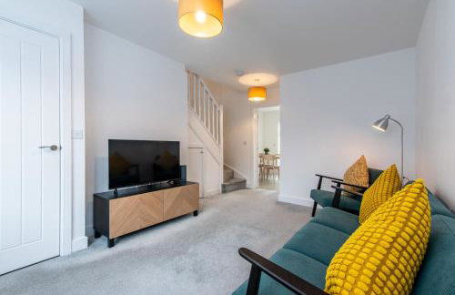 2-Bed Home in Quiet Neighborhood with Parking & Wifi - Foto 2