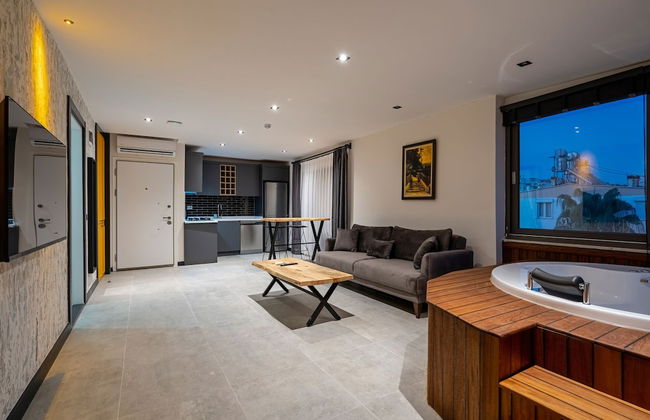 Eluxio Suite Hotel - Photo 27