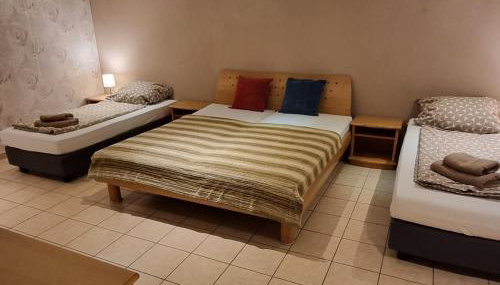 Basecamp 60 am Waldrand - für Gruppen Familien Monteure - helles 2-Zimmer-Souterrain - Frankfurt, Hanau, Gießen - kostenlose Parkplätze - Foto 5