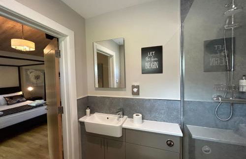 Breckland Lodge 3 with Hot Tub - Foto 23