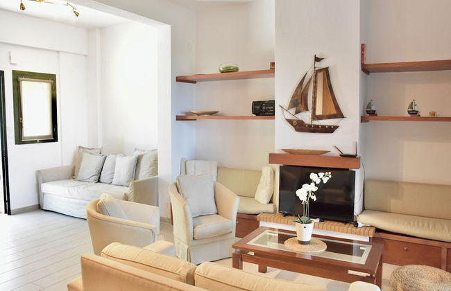 Stay at Beachfront Villa Lilia in Pefkohori, Halkidiki for a Dreamy Vacation - Foto 10