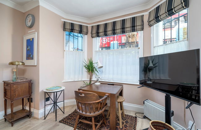 Charming Studio moments from Portobello - Photo 15