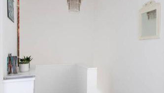 Beautiful Two Bed Mumbles Flat - with parking space - Foto 3, Lobby or reception