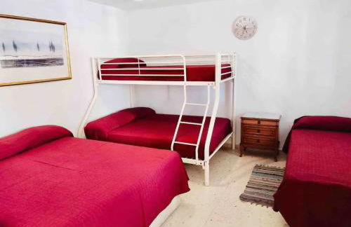 High Quality, Spacious, 4 Bedroom private Villa - Photo 21