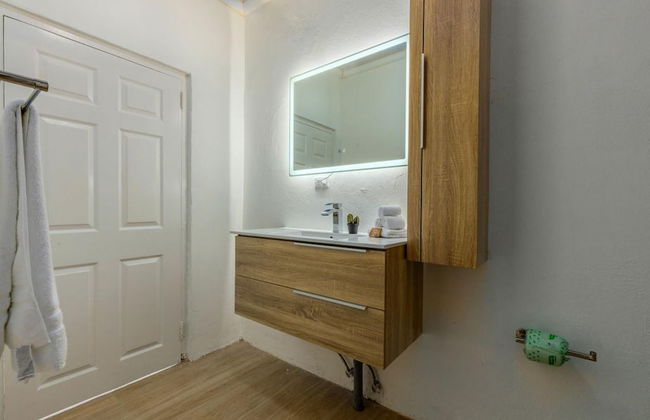 3BR Home w Pool in Downtown 5min Walk 2 Beach - Foto 14