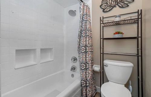 Alessi's Place-Double King Nxt to Midtown Eateries - Foto 15