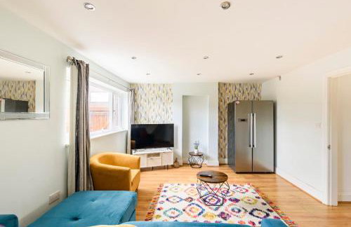 Overbury Lodge, Birmingham with FREE Parking - Photo 3