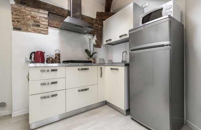 Design District Apartment R&R - Photo 8