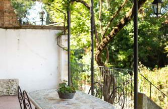 16th Century Townhouse, Large Garden Near Lake, Tuscany and Umbria - Sleeps 18 - Foto 19