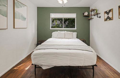 Chic in Chico w 2 Kings for Fam - Photo 2