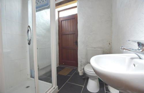 Panteurig Farmhouse - Photo 16