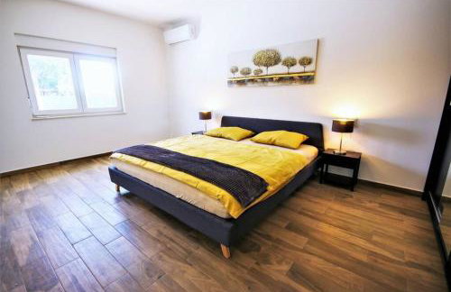 New Villa with Pool - Foto 6