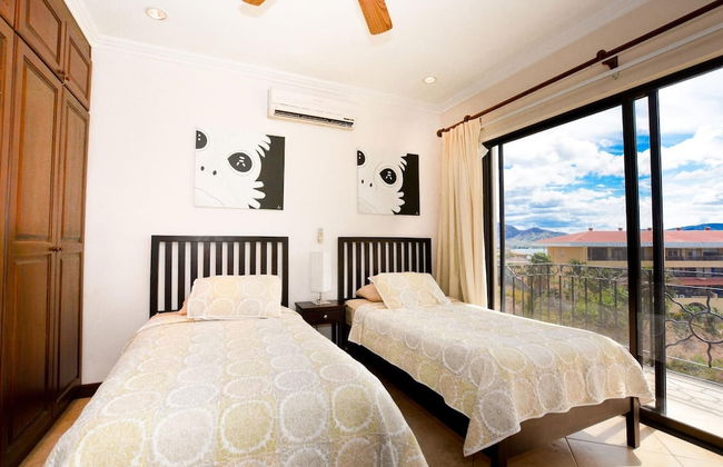 Fifth-Floor Condo with Breathtaking Ocean Views, Stylish Interior & Prime Location Near Flamingo Beach - Foto 7