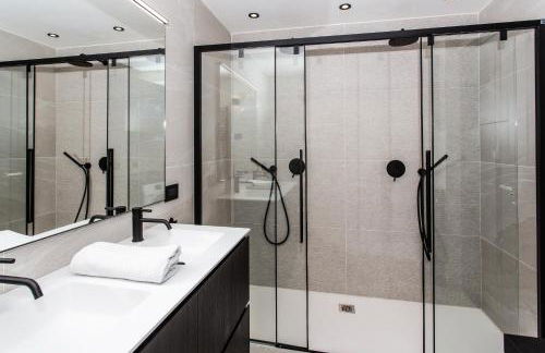 FLORA ALPINA EXPERIENCE - "Ski-to-Door" Brand New Chalet Apartments with Indoor Garage and Mountain View - Foto 65