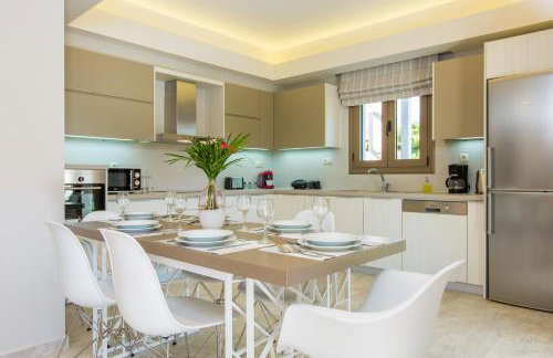 Aria Villas - Private Pool, Playground, Ping Pong & Close to Beach, By ThinkVilla - Foto 13