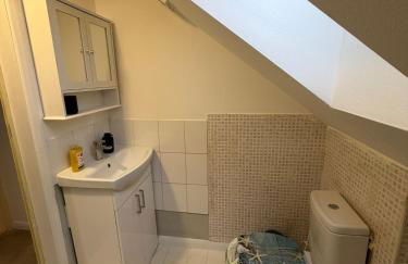 Modern 2-Bedroom Burnham High Street - Foto 9