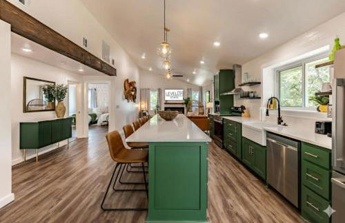 300 steps from Lake Hot Tub Fire Pit Game Room - Foto 59