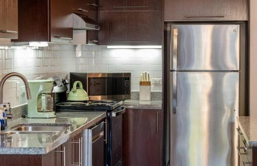 First Floor 2B2B • Pool, Gym, Dog Park • Near DTA - Foto 28