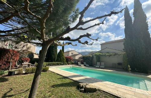 Villa Nicole avec piscine & jardin privés, parking dans le cœur du Luberon, proche Gordes, Roussillon, Goult, Bonnieux - Foto 30