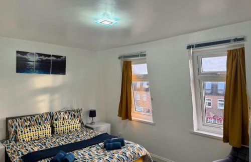 Modern Elegant Home - Photo 16