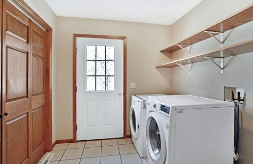 Lakefront Cottage Fully Equipped with Excellent Location in Saint Croix Falls, Wisconsin - Foto 16