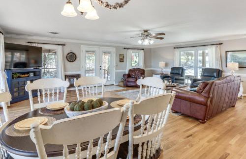 Lakefront Leesburg Home with Private Dock and Ramp! - Foto 7