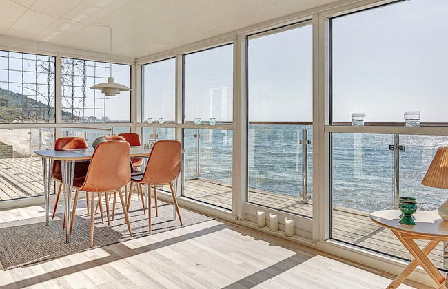 Sunlit Holiday Home in Bornholm near Sea - Foto 9
