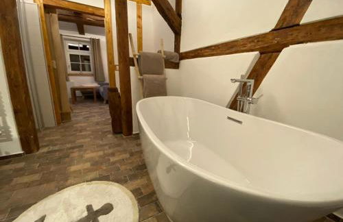 Historisches Bauernhaus für 8 Personen mit Luxus und Natur auf 2 Etagen ideal für Familien und Hunde 2500m2 eingezäunt an der Ostsee - Foto 13