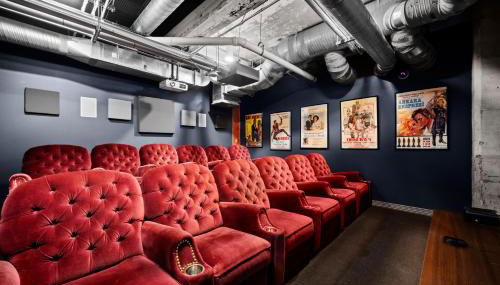 Spacious 1BR loft with flexible group sleeping - Foto 5