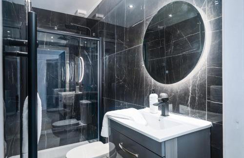 Anfield House - Liverpool Retreat 7 Bedroom Home - Photo 30