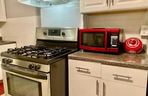 Cozy 1 BR, walk to subway, Free WiFi & Parking - Foto 29