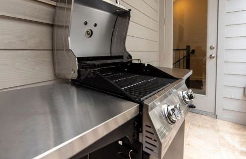 15mi to FIFA l Walkable l Gym l Garage l Heights! - Foto 19