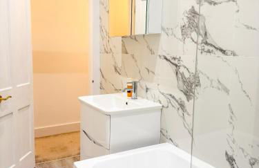 NEW - Luxury 3 bedroom Townhouse - Canterbury City Centre - Foto 19