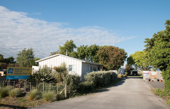 Martinborough TOP 10 Holiday Park - Photo 37