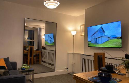 Beautiful apartment one double bedroom with additional single bed and one single bedroom with a sofa bed in lounge - Foto 1