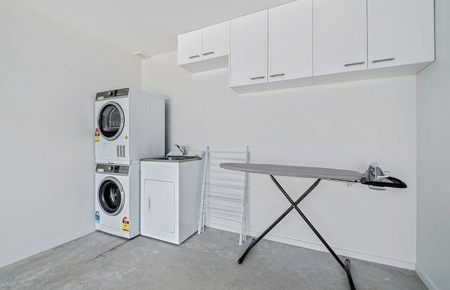 Bright, Modern, Plush - Brand New Townhouse - Foto 18