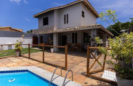 Casa com Wi-Fi, Piscina e Garagem a 550m da Praia - Foto 45