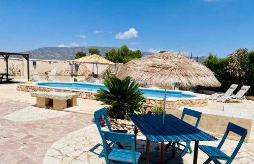 6 Bed House Sleeps 12 - Pool Hot Tub Fireplace - Foto 7