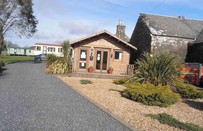 Caravan - Sleeps 4 - Pet Friendly - Parking - Photo 13