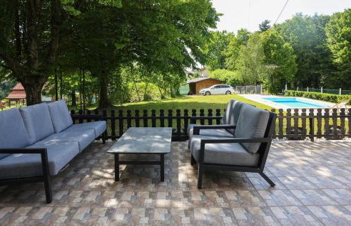 Cozy Home In Milekovo Selo With Wifi - Photo 2