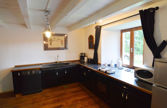 Peaceful Holiday Home With Garden in Fauvillers Belgium - Foto 12